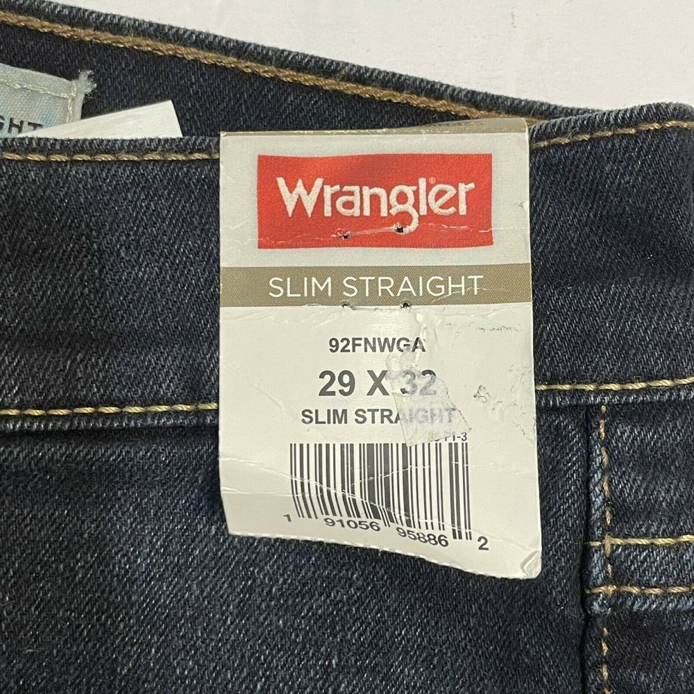 NWT wrangler mens 29x32 dark wash straight jeans - Picture 6 of 8